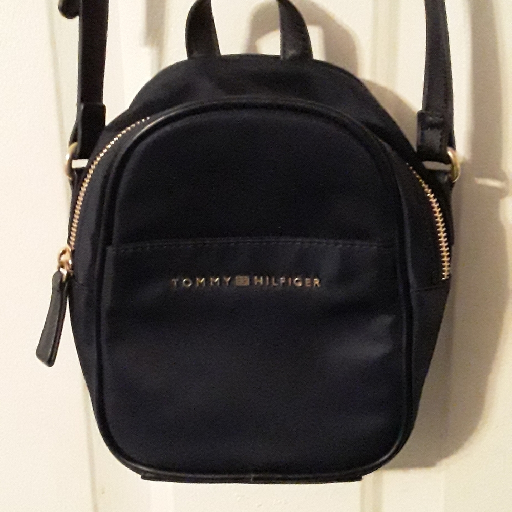 Tommy Hilfiger Navy Crossbody Purse